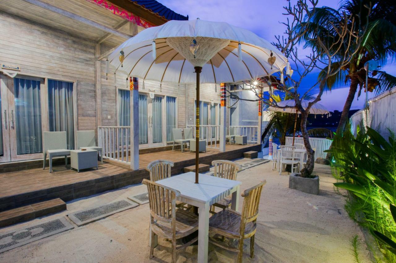 The Waterfront Beach House Lembongan Εξωτερικό φωτογραφία